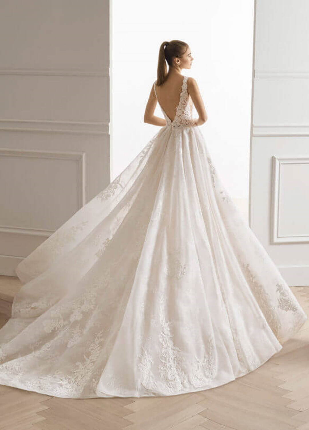 Boss Hochzeitshaus Winsen Luhe Brautkleid Hamburg Bremen Stade Buxtehude Buchholz Estibal Aire Barcelona Brautkleid FinFlare 2 p.jpg