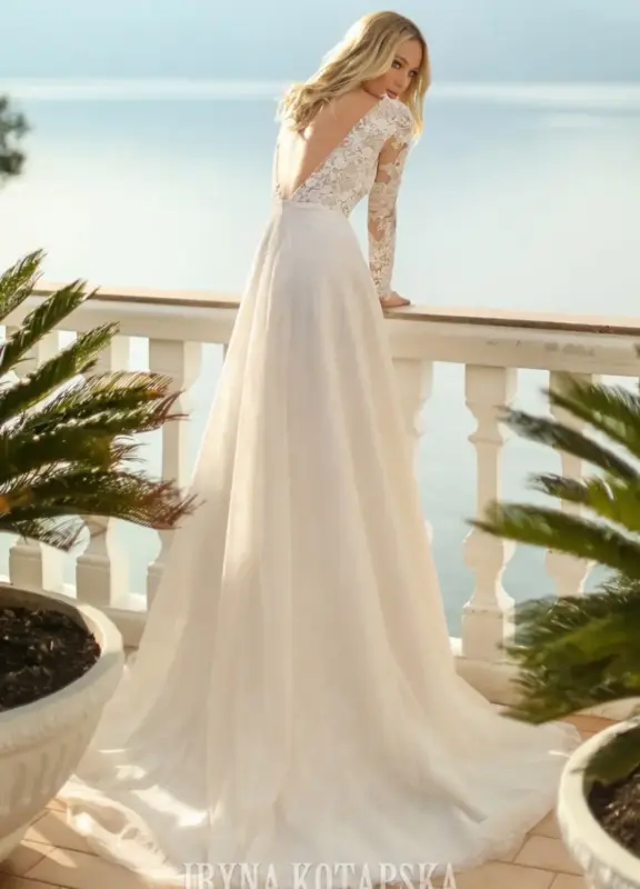 Boss Hochzeithaus Winsen Luhe Brautkleider Bremen Hamburg Lueneburg Hannover Luebeck Harburg Iryna Kotapska moerne Brautkleider PR2233 Niedersachsen 3.webp