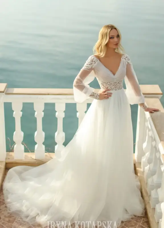 Boss Hochzeithaus Winsen Luhe Brautkleider Bremen Hamburg Lueneburg Hannover Luebeck Harburg Iryna Kotapska moerne Brautkleider PR2236 Niedersachsen 1.webp