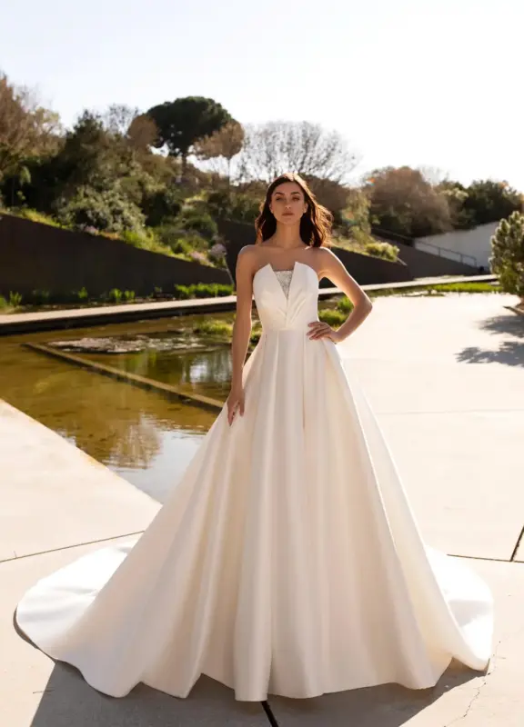 Boss Hochzeithaus Winsen Luhe Brautkleider Bremen Hamburg Lueneburg Hannover Luebeck Pronovias Phoebe Niedersachsen 3.webp