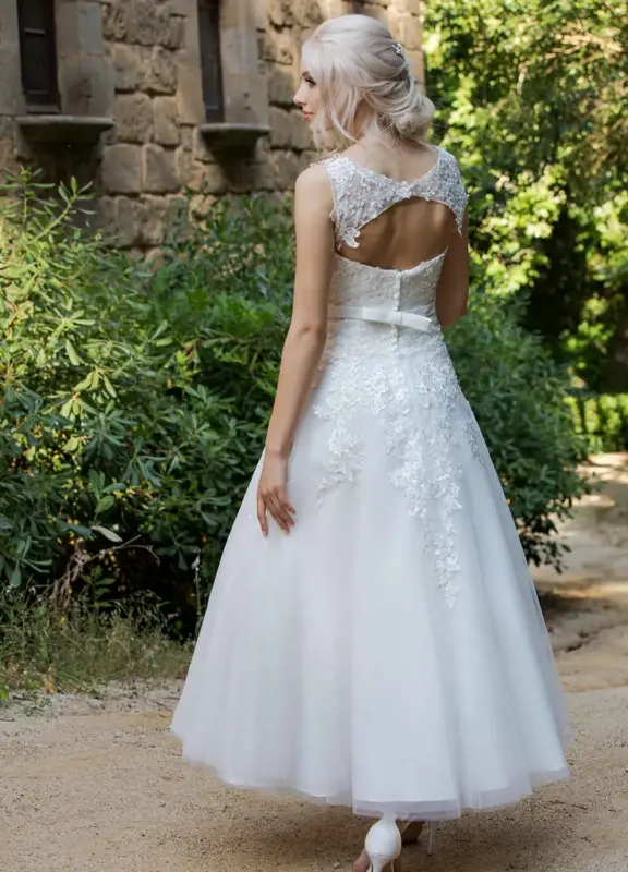 Boss Hochzeithaus Winsen Luhe Brautkleider Bremen Hamburg Lueneburg Hannover Stade Luebeck Buxtehude Amera vera B1954 Brautkleider Niedersachsen 2.webp