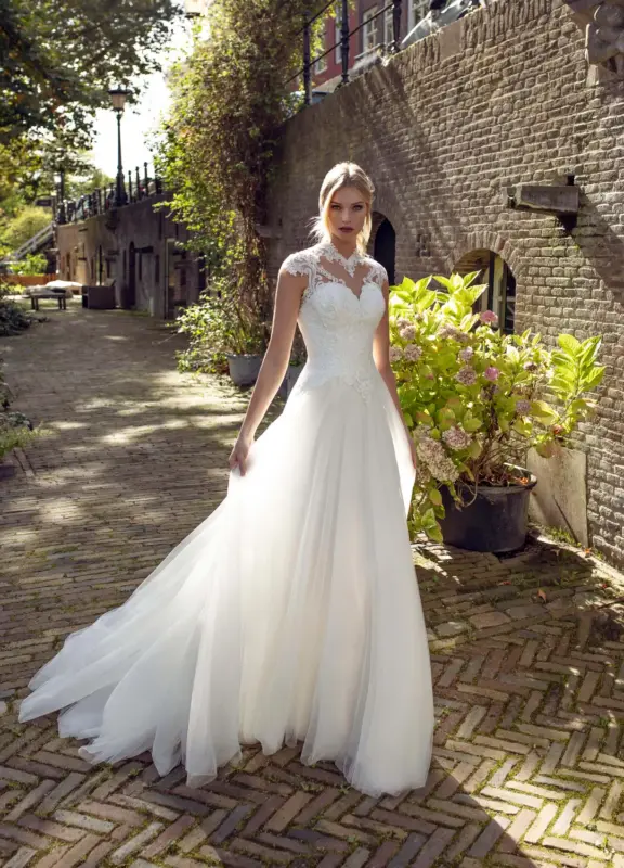 Boss Hochzeithaus Winsen Luhe Brautkleider Bremen Hamburg Lueneburg Hannover Stade Luebeck Buxtehude Modeca moderne Brautkleider Kalina Niedersachsen 1.webp