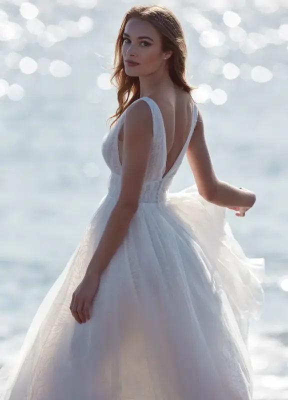 Boss Hochzeithaus Winsen Luhe Brautkleider Bremen Hamburg Lueneburg Hannover Stade Luebeck Buxtehude Nicole Milano Nausica Brautkleider Niedersachsen 2.webp