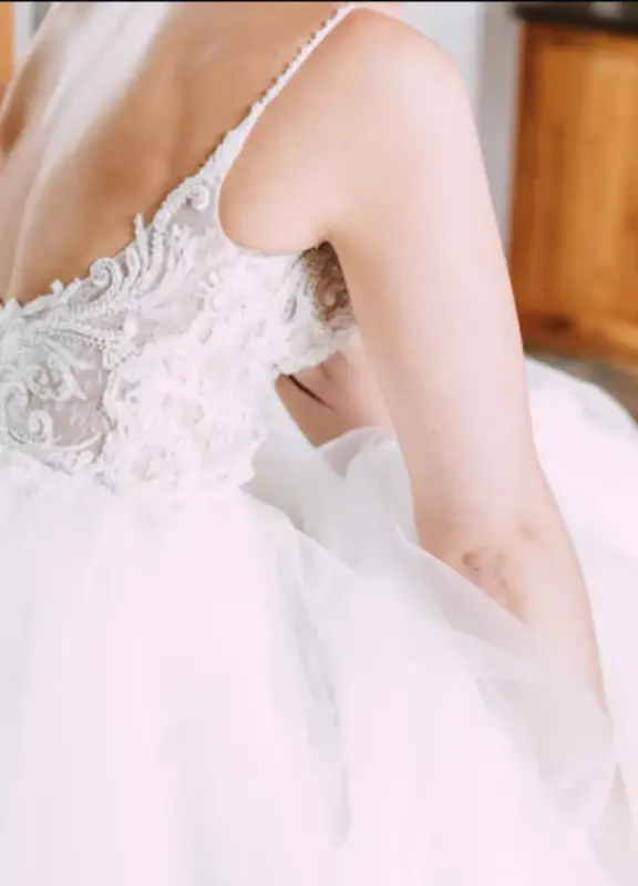 Screenshot 2025 04 03 at 14 59 08 Blue by Enzoani Katie – LEEHWA WEDDING HANBOK.webp